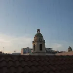 Aduepassi مانفريدونيا