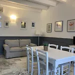 Aduepassi Apartman *